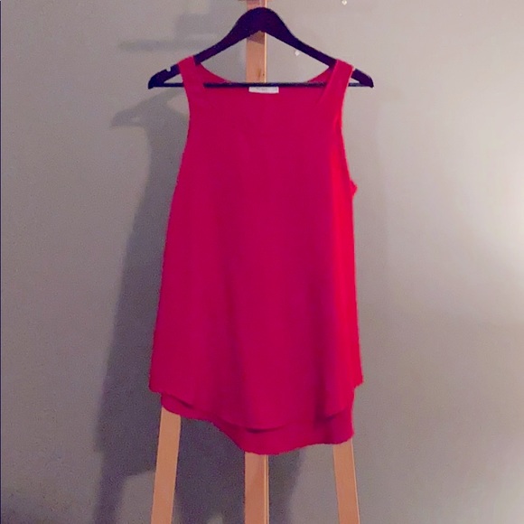 Woman’s top - Picture 1 of 1